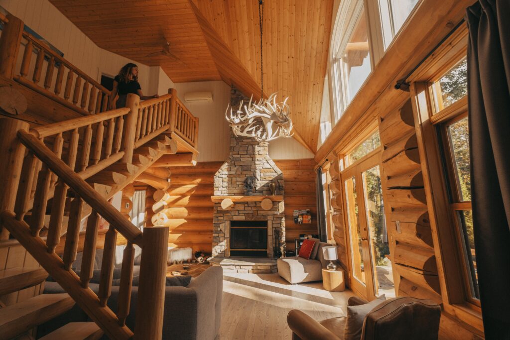 Living room at Chalet Silver Fox | Luxury chalets in Laurentains | Chalets Zenya