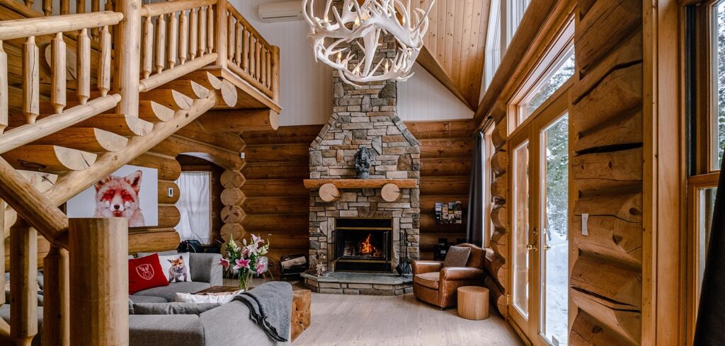 Living room at Chalet Silver Fox | Luxury chalets in Laurentains | Chalets Zenya
