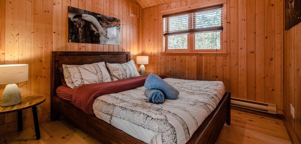Bedroom at Chalet Silver Fox | Luxury chalets in Laurentains | Chalets Zenya