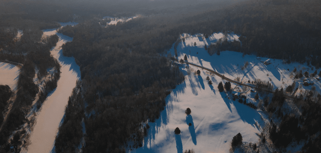 Exterior view of the modern Chalet Villa Bianca | Luxury cottages for rent in Lanaudiere | Chalets Zenya
