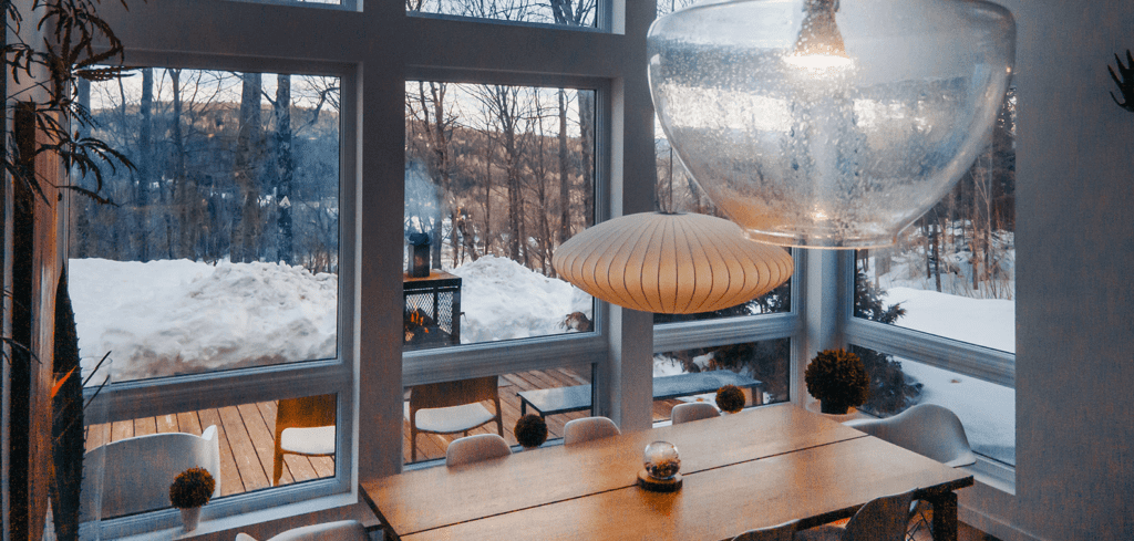 Dining room at Chalet Villa Bianca | Luxury cottages for rent in Lanaudiere | Chalets Zenya