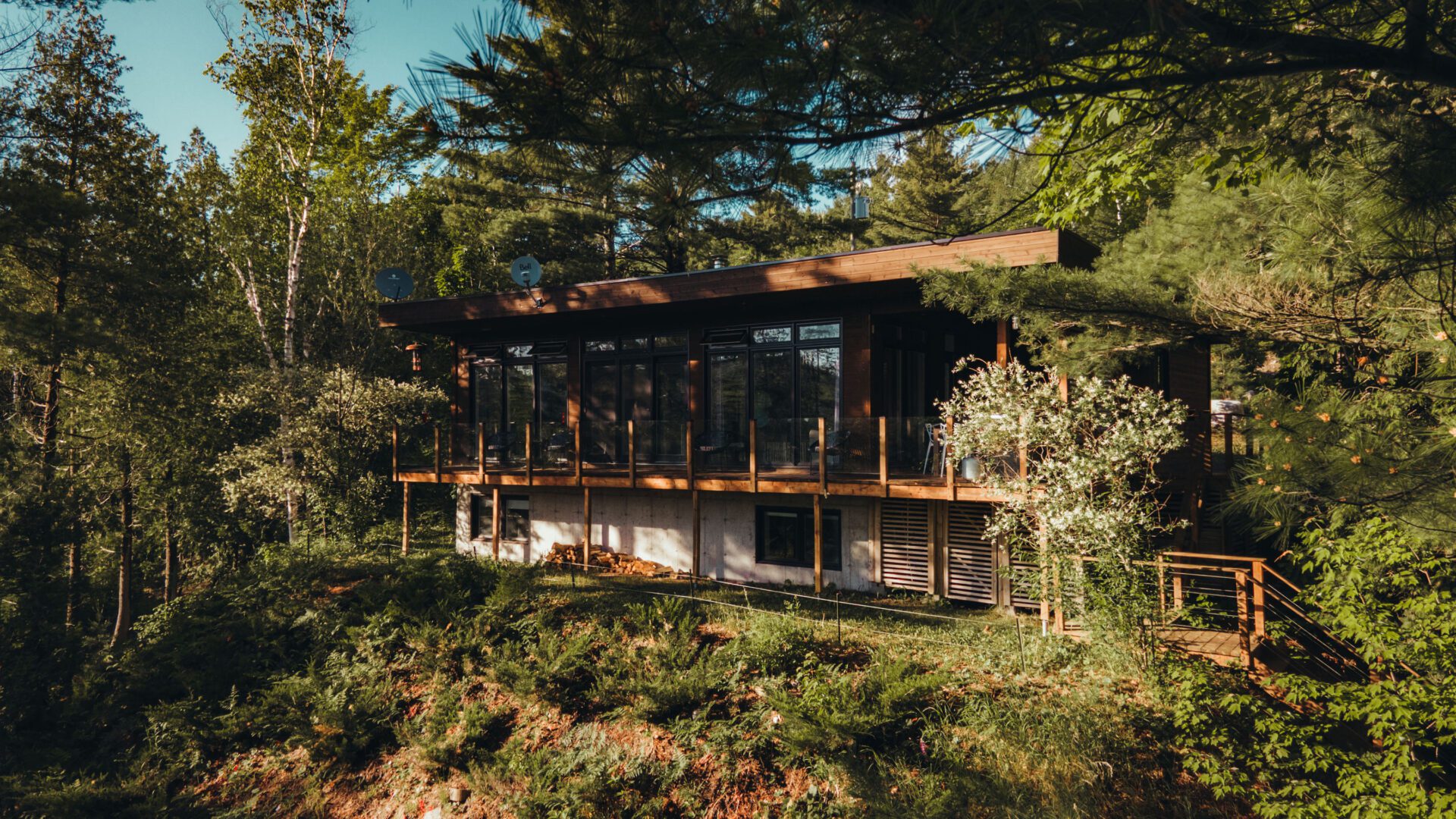 Vue extérieure du Chalet DesignPur | Chalets de luxe à louer dans Lanaudière | Chalets Zenya